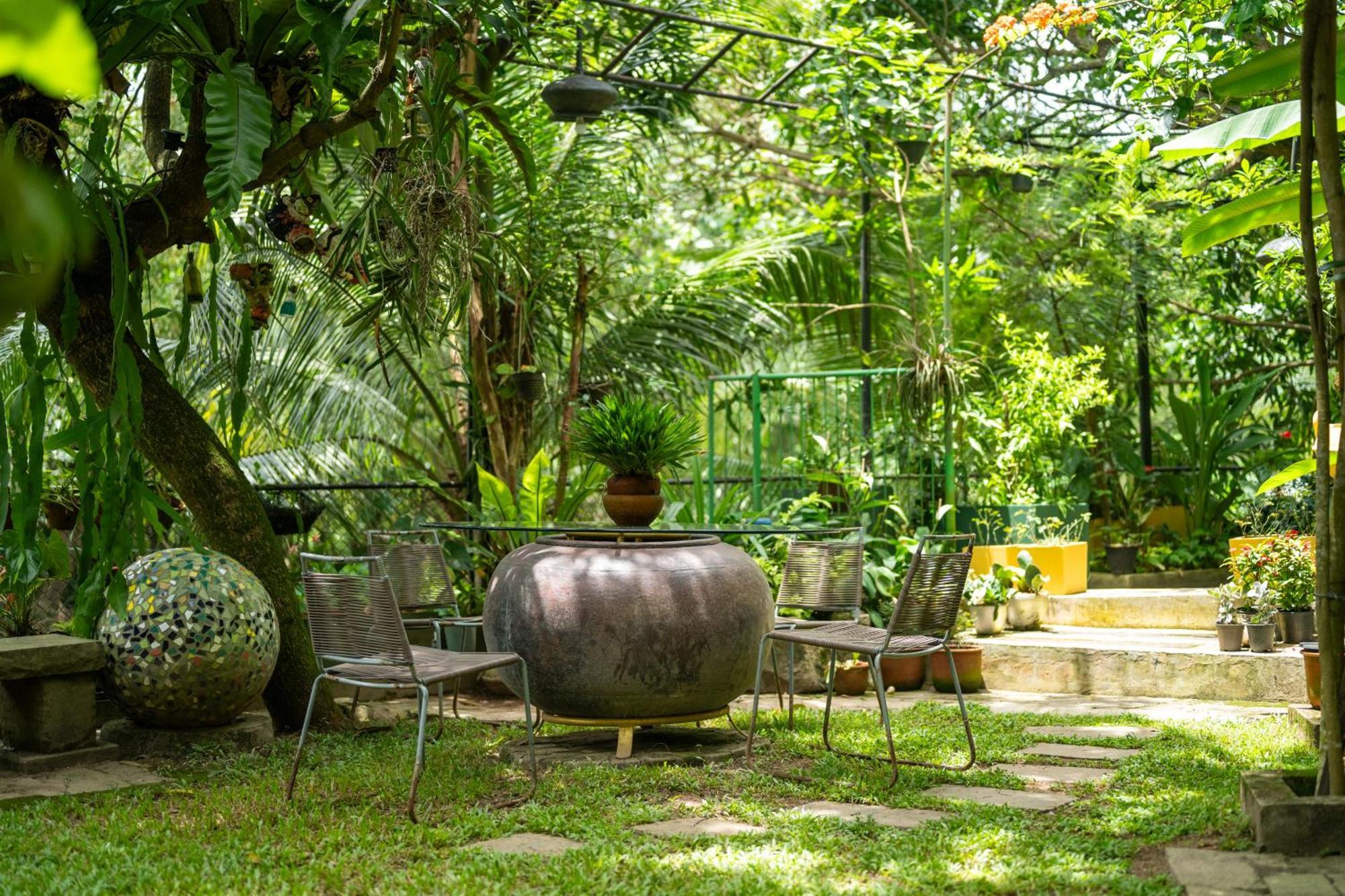 Отель Aathma Colombo House Экстерьер фото